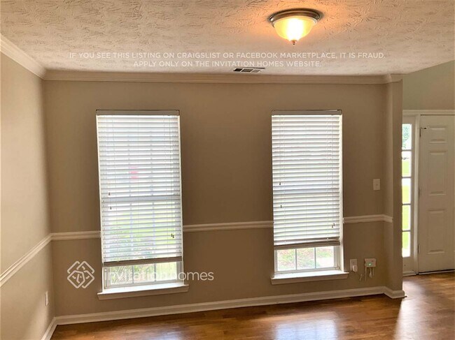 Foto del edificio - 1418 Fall River Dr