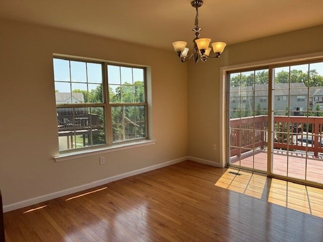 Foto del edificio - 6443 Creekbend Dr