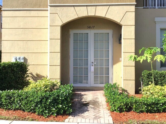 Foto del edificio - 5817 Hampton Hills Blvd Unit 2106