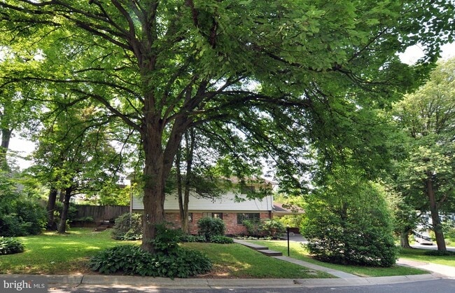Building Photo - 7024 Richard Dr