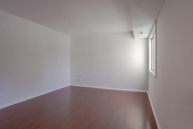 Building Photo - 1203 Sayre Dr