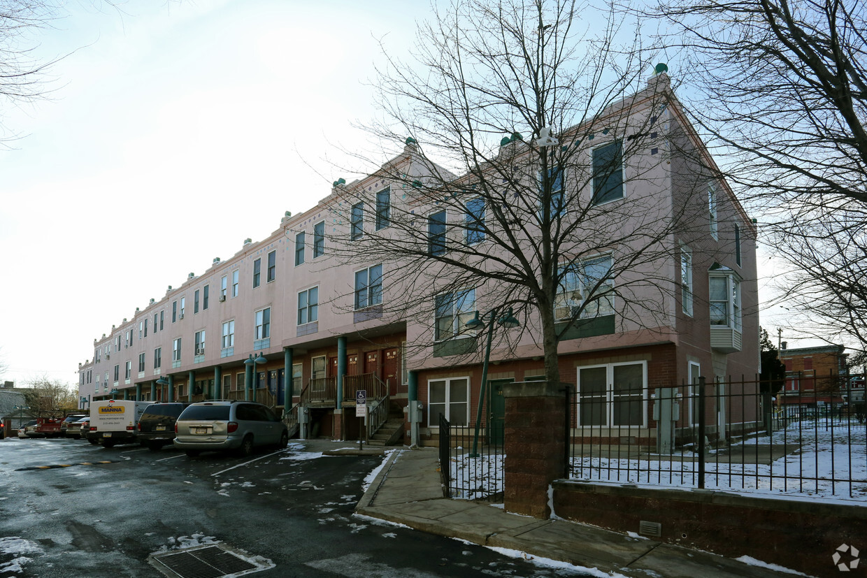 Foto del edificio - Bancroft Court Apartments