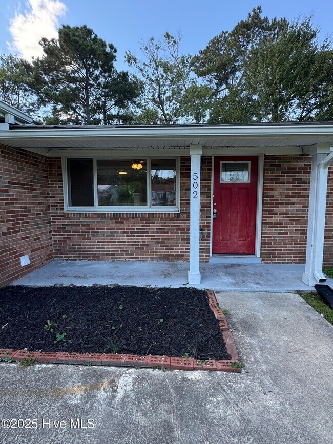 Building Photo - 502 Dale Ct