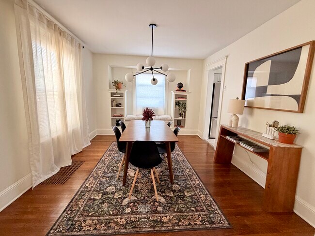 Foto del edificio - 175 W Hazeltine Ave