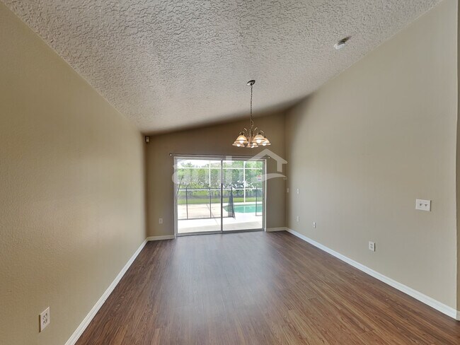 Foto del edificio - 2645 Willow Glen Cir