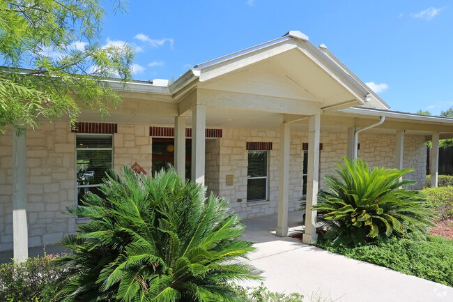 Deer Creek Apartments San Antonio, TX