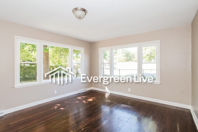 Foto del edificio - 5704 Chandler St