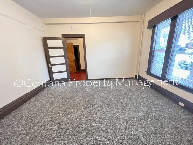 Foto del edificio - 3 bedroom apartment near Campus, Park St (...