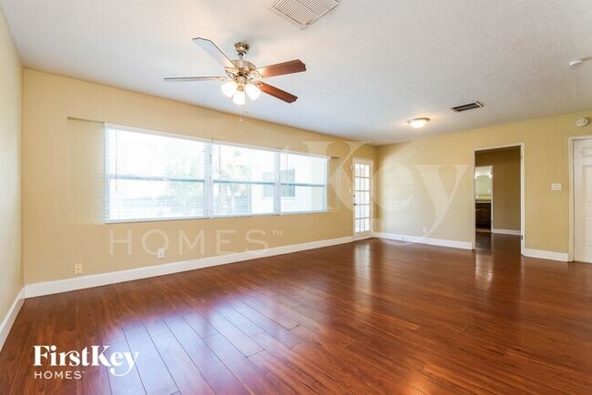 Foto del edificio - 630 N Lakemont Ave