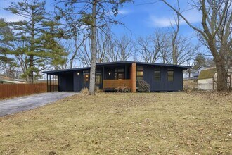 Building Photo - 3135 SW 23rd St