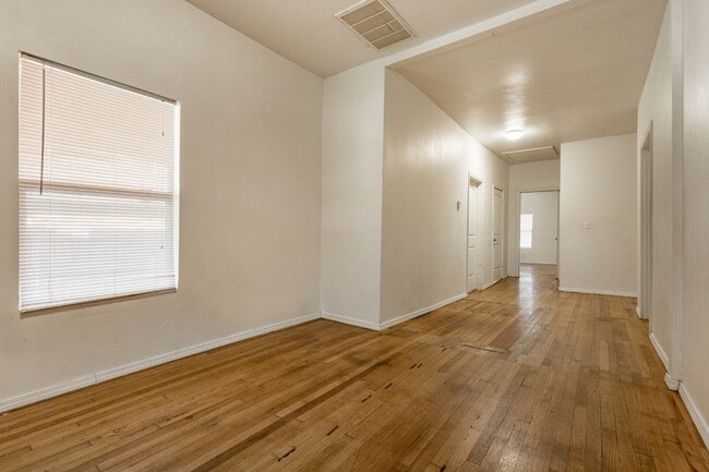 Photo - 1704 NW 33rd St House