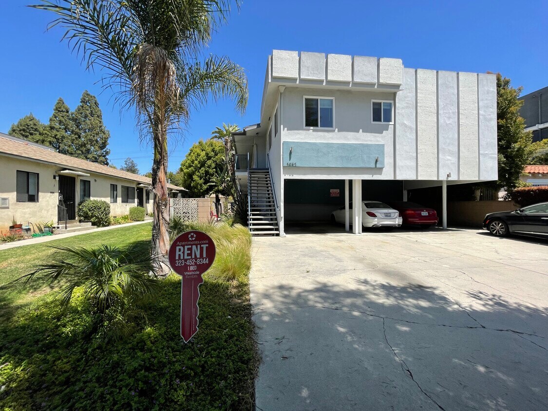 Primary Photo - 3982 Inglewood Blvd