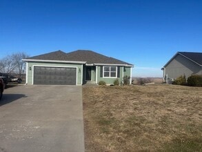 Building Photo - 2010 Thompson Dr