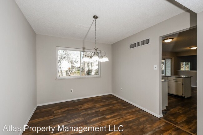 Foto del edificio - 4 br, 2.5 bath House - 950 Whispering Ridg...