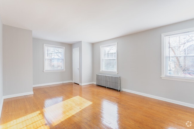 2BD 1BA 775 sq. ft. - Elbur Avenue
