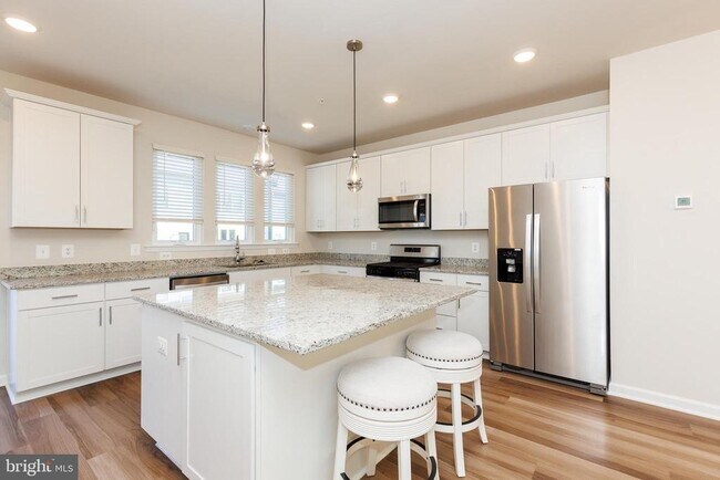 Foto del edificio - 3391 Watershed Blvd