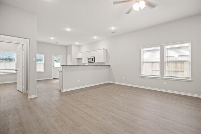 Foto del edificio - 105 Rogers Ave