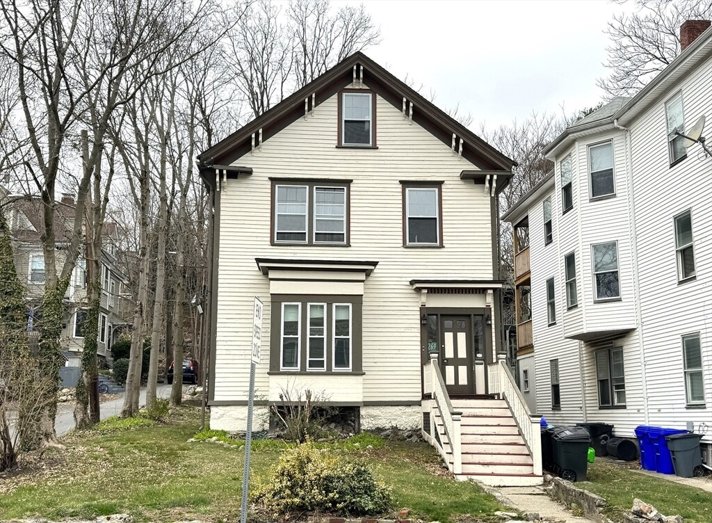 Foto principal - 269 Lamartine St