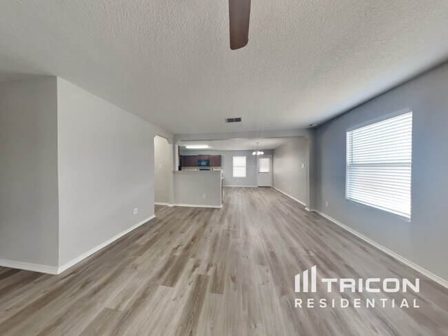 Building Photo - 16247 Kentucky Ridge Selma TX