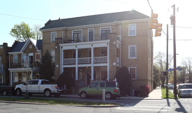 Building Photo - Ambrata Condo