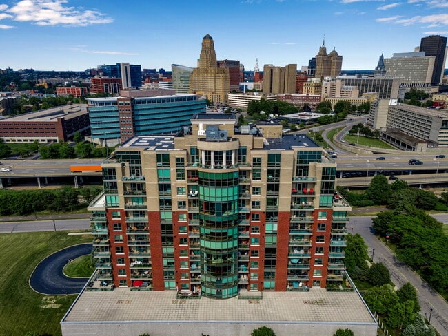 Building Photo - 132 Lakefront Blvd