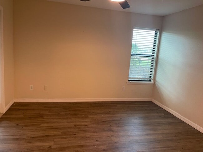 Building Photo - 2/2 First Floor Condo in Palmer Ranch