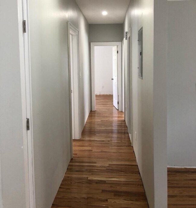 Foto del edificio - 511 Laurelton Blvd