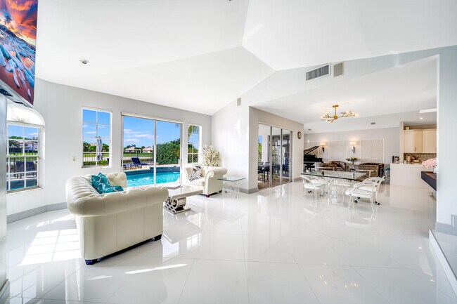 Foto del edificio - 2467 Muir Cir