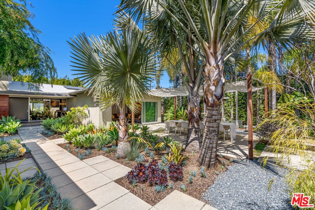 Primary Photo - 1239 1/2 Appleton Way
