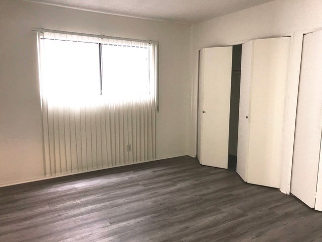 Foto del edificio - 943 N Louise St