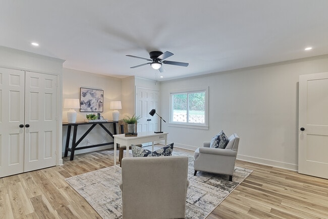 Photo - 607 Riverwood Pl House