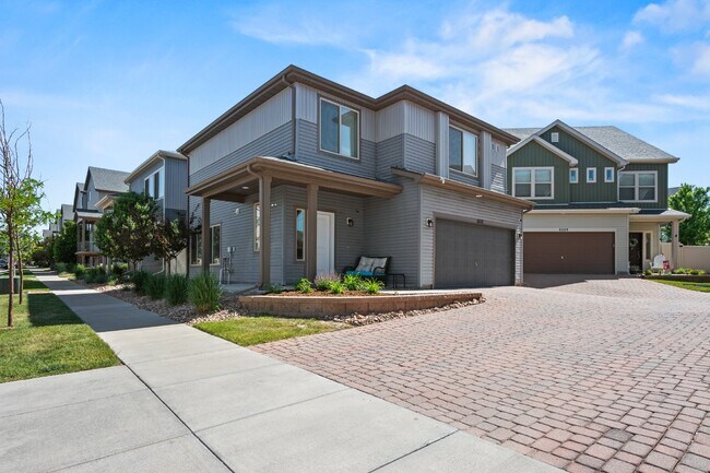 Building Photo - "Modern Living Awaits at 6537 Shadow Star ...