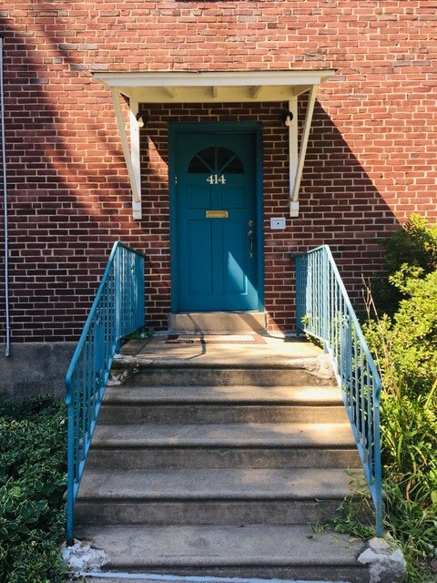 Entrance - 414 Clifton Ave