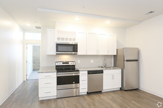 Building Photo - 801 N Broadway St