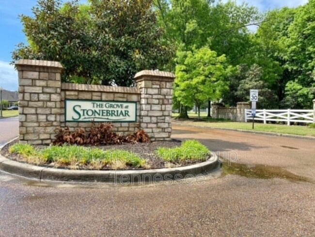Building Photo - 5400 Riverstone Dr