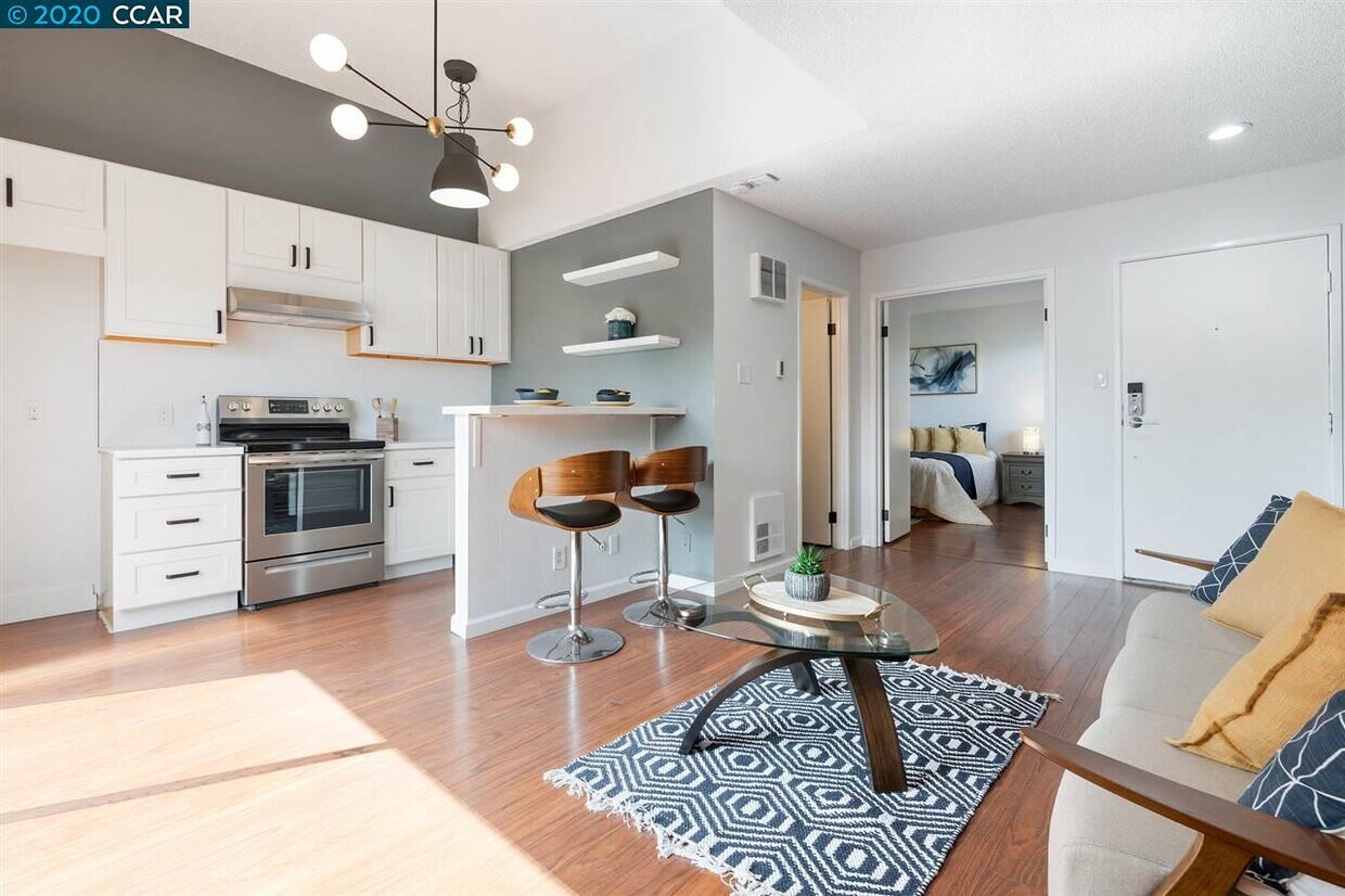 Primary Photo - 3 Embarcadero W