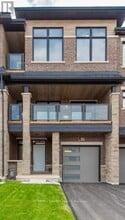 Building Photo - 1538 Wellwood Terrace