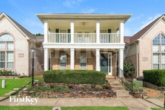 Building Photo - 4568 Park Ridge Pkwy