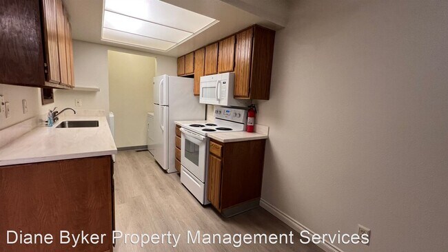 Building Photo - 2 br, 2 bath House - 7550 Foxridge Way #7C