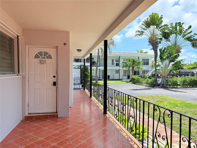 Foto del edificio - 1316 NE 105th St