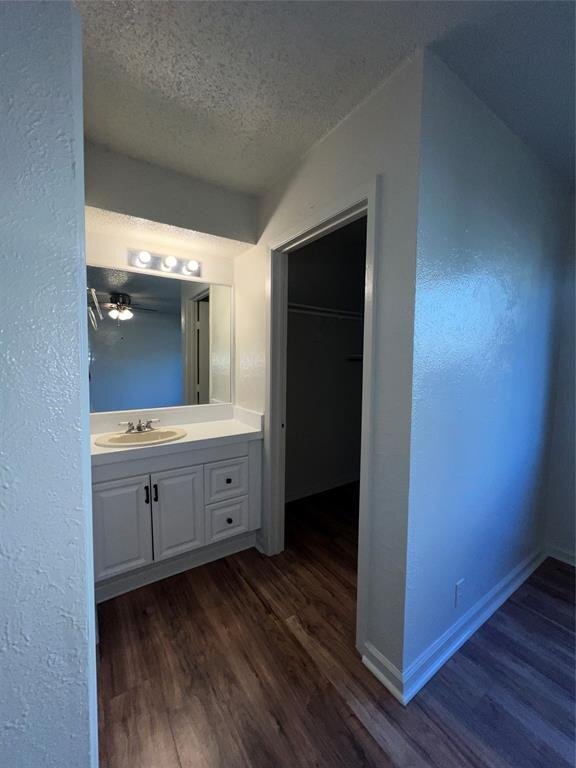 Foto del edificio - 504 East Logan Street, Round Rock, TX 7866...