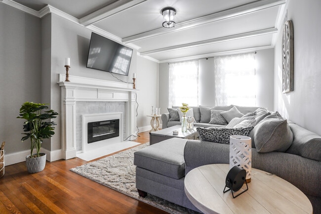 Photo - Babcock Street Apartment