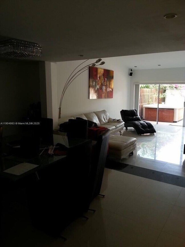 Foto del edificio - 546 NE 199th Ln