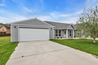 Building Photo - 13005 Centaurus Ct