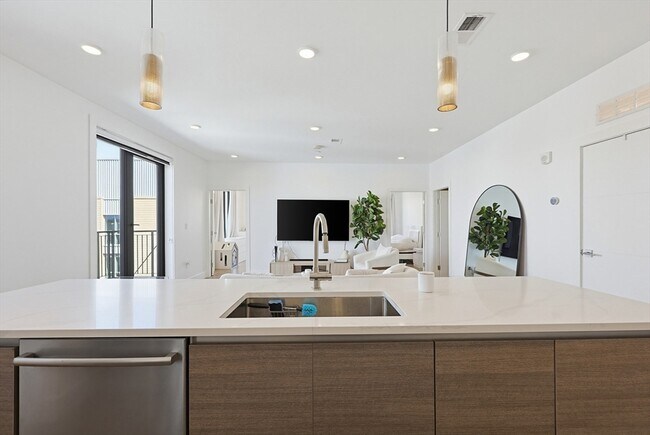 Foto del edificio - 30 Penniman Rd