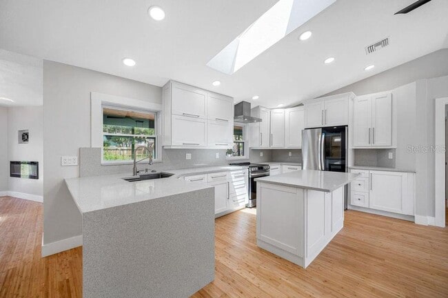 Building Photo - 14908 Salamander Pl