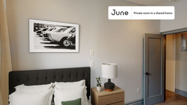 Foto del edificio - Private bedroom in 3 bed/1 bath Home