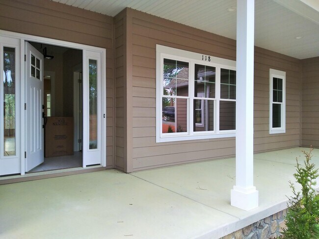 Building Photo - 118 Fawnwood Dr