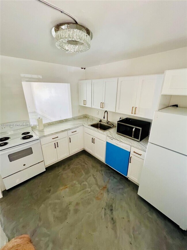 Foto del edificio - 251 NE 187th St