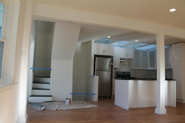 Building Photo - 17 Beechwood Ave